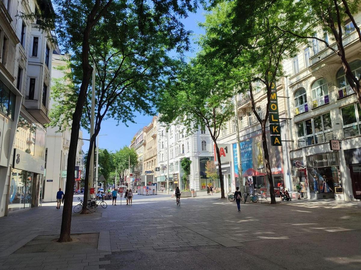 Central Mariahilfer Apartment 4 Min To The City Shopping Center And Schoenbrunn Palace เวียนนา ภายนอก รูปภาพ
